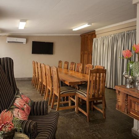Ivory Tusk Lodge Тзанеен Экстерьер фото