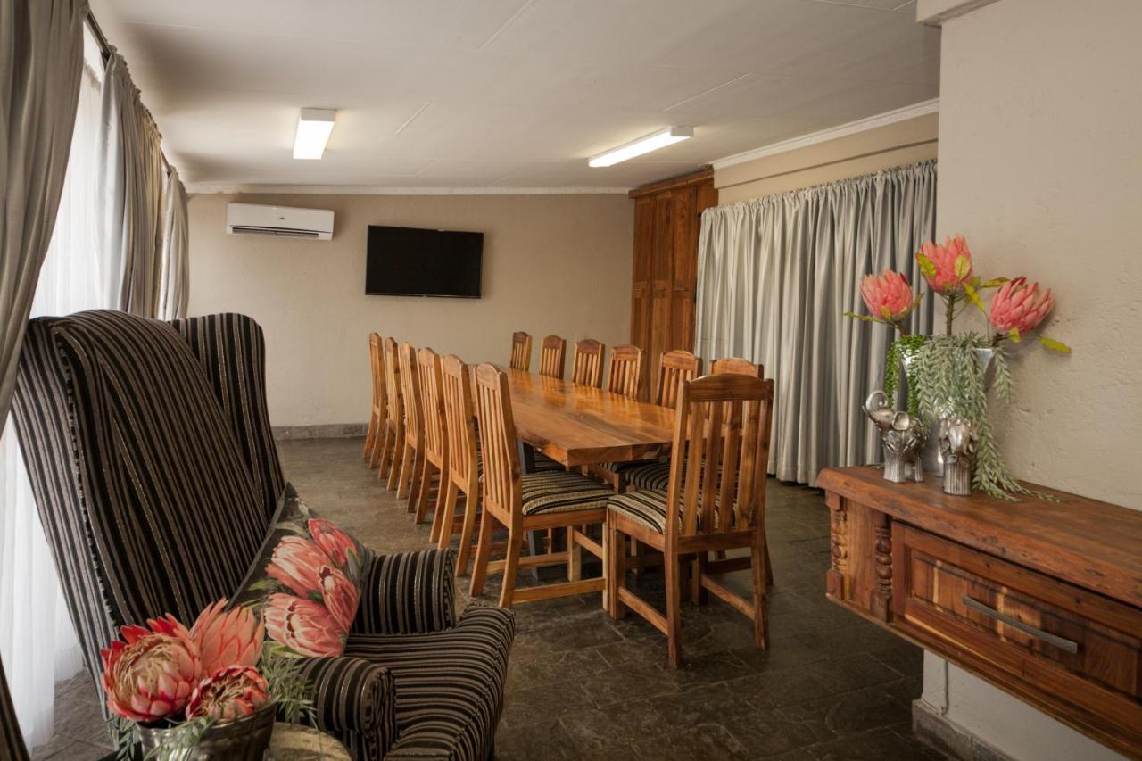 Ivory Tusk Lodge Тзанеен Экстерьер фото