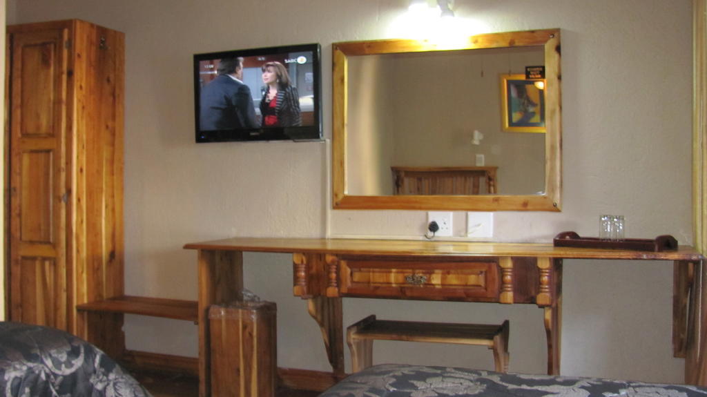 Ivory Tusk Lodge Тзанеен Номер фото