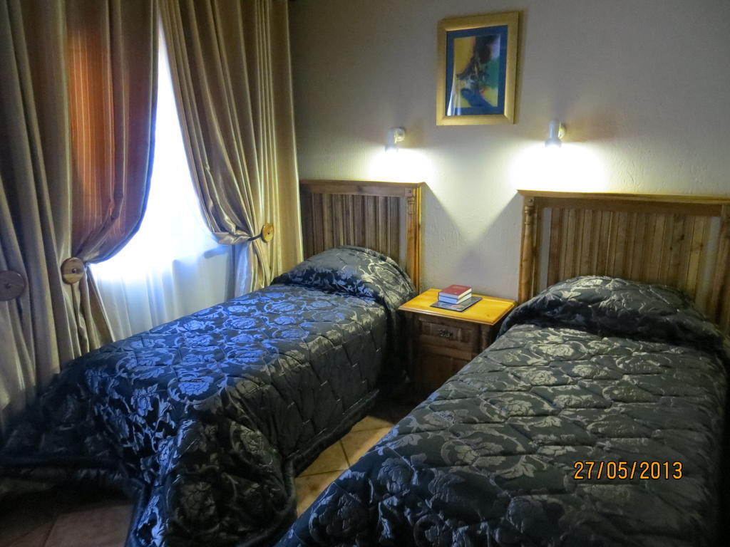 Ivory Tusk Lodge Тзанеен Номер фото