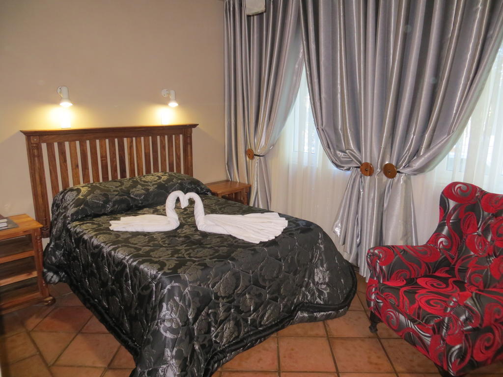 Ivory Tusk Lodge Тзанеен Номер фото